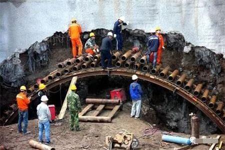 潍城隧道钢花管支护案例